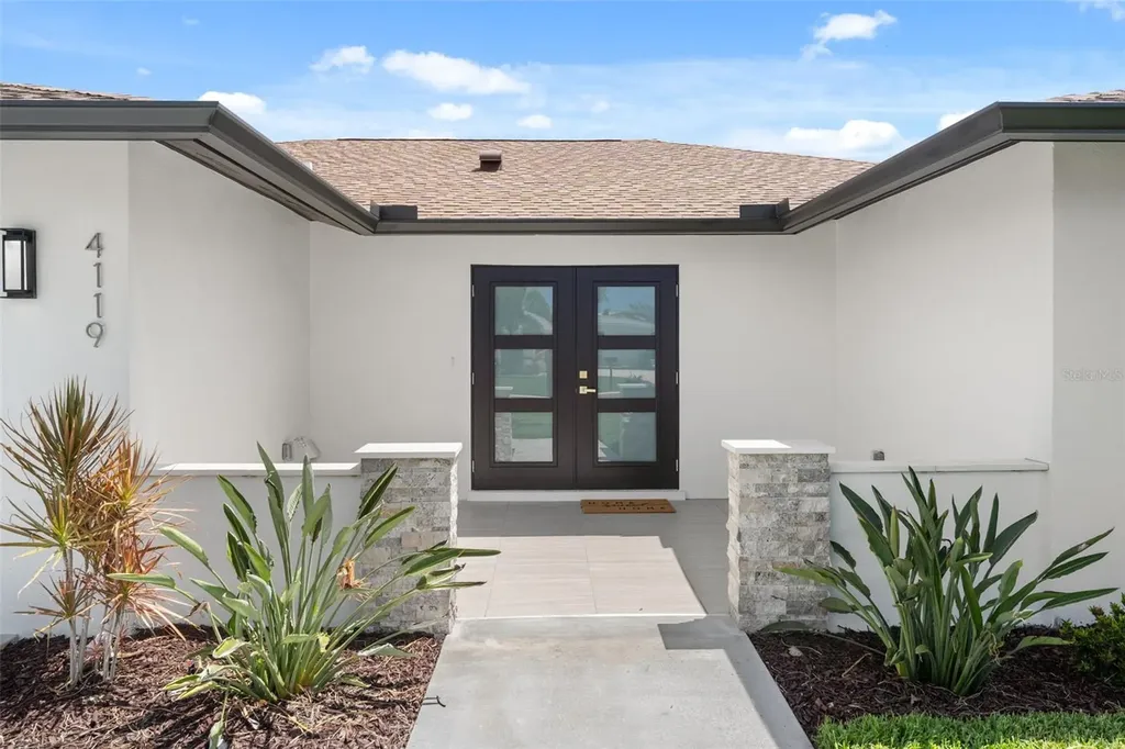 4119 Royal Palm Drive Bradenton FL 34210