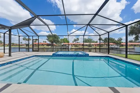 4119 Royal Palm Drive Bradenton FL 34210