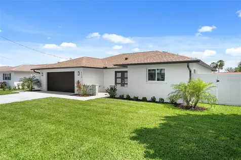 4119 Royal Palm Drive Bradenton FL 34210