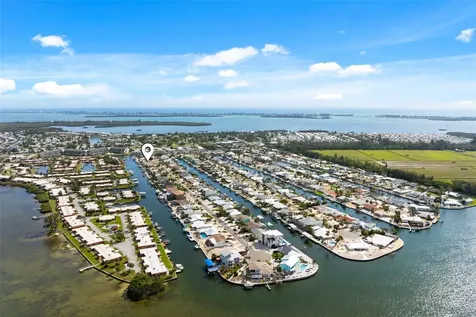 4119 Royal Palm Drive Bradenton FL 34210