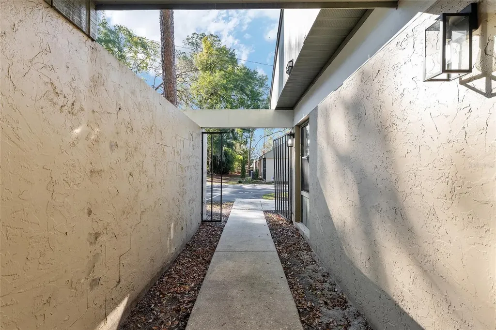 7200 SW 8th Avenue Gainesville FL 32607