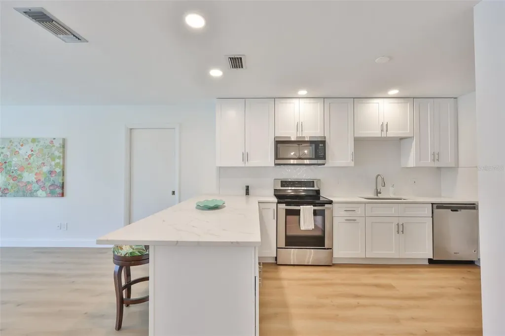 325 Green Manor Drive Sun City Center FL 33573