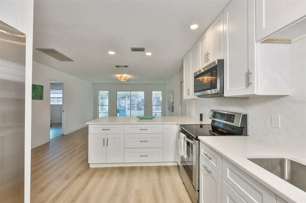 325 Green Manor Drive Sun City Center FL 33573