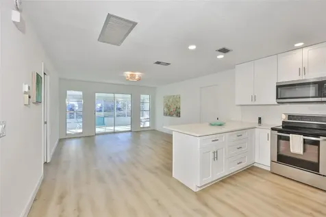 325 Green Manor Drive Sun City Center FL 33573