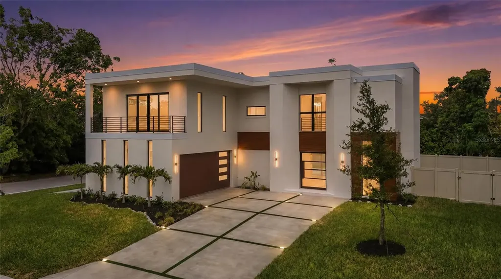 2604 Sydelle Street Sarasota FL 34237
