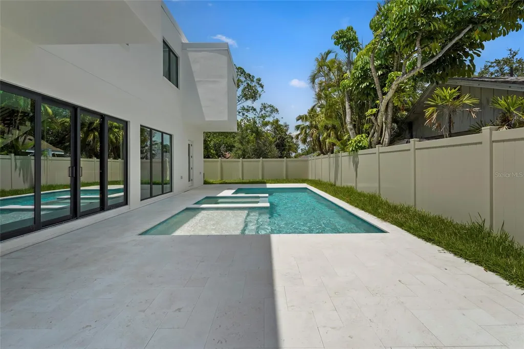 2604 Sydelle Street Sarasota FL 34237