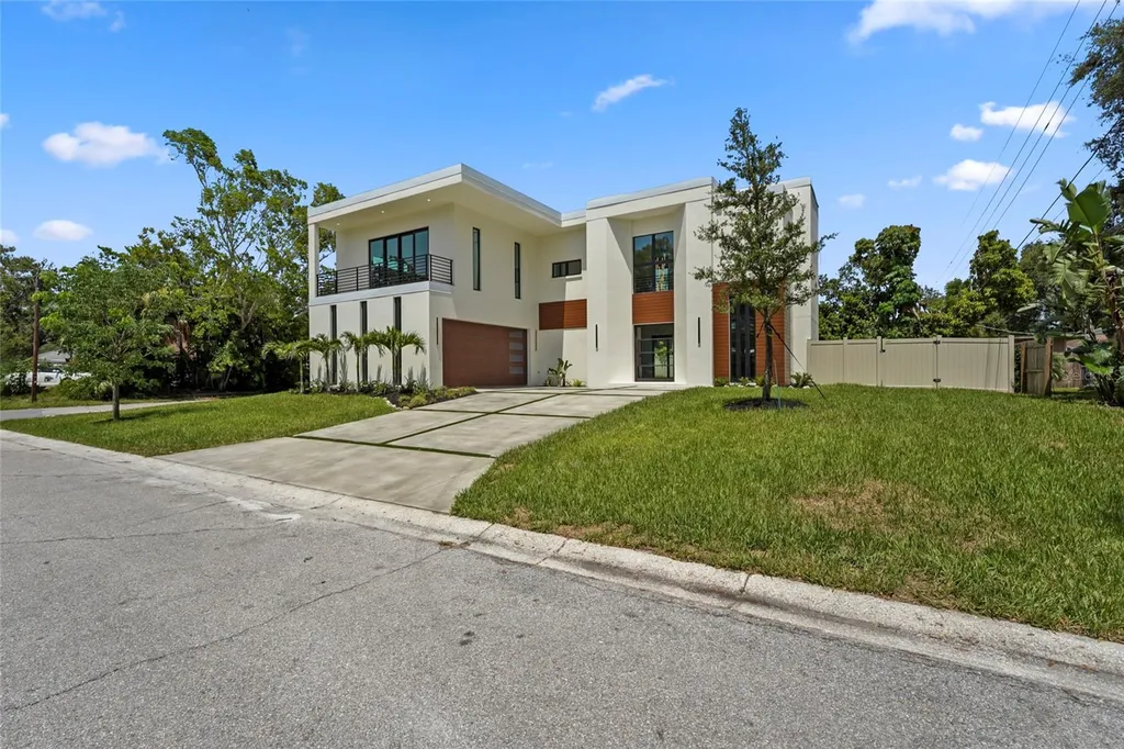 2604 Sydelle Street Sarasota FL 34237