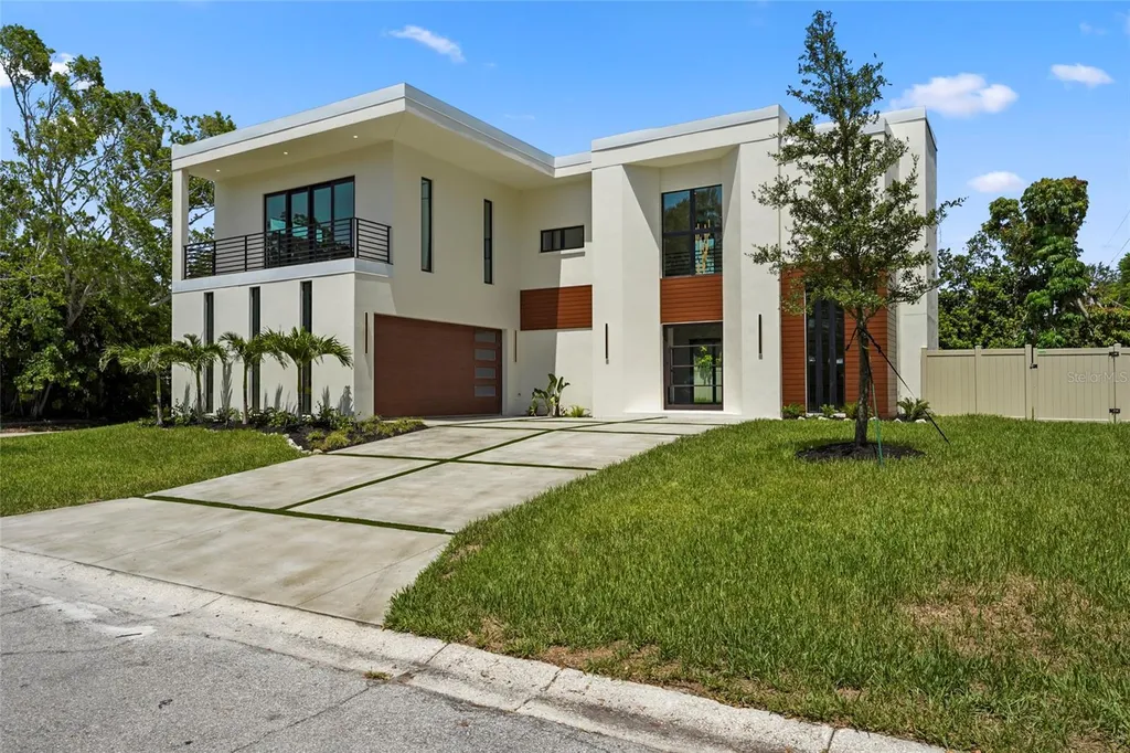 2604 Sydelle Street Sarasota FL 34237