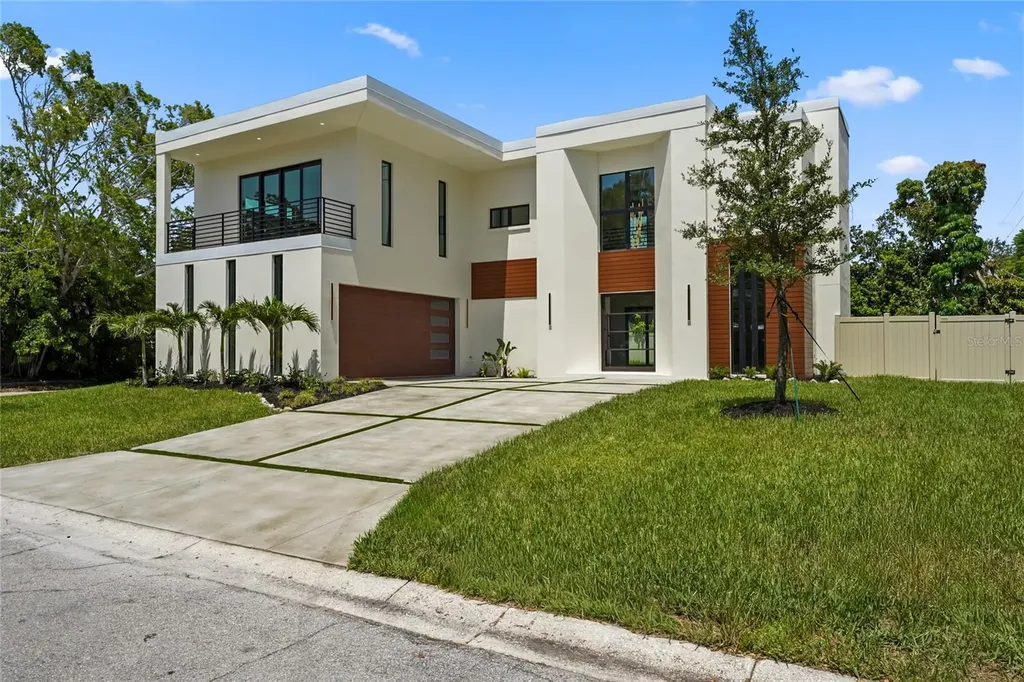 2604 Sydelle Street Sarasota FL 34237