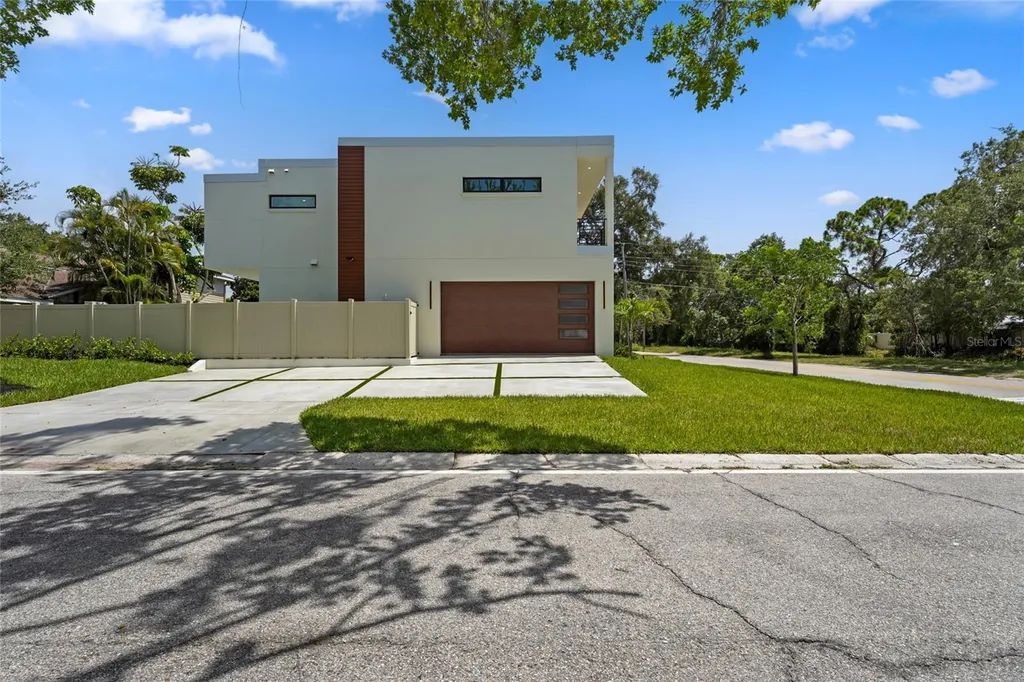 2604 Sydelle Street Sarasota FL 34237