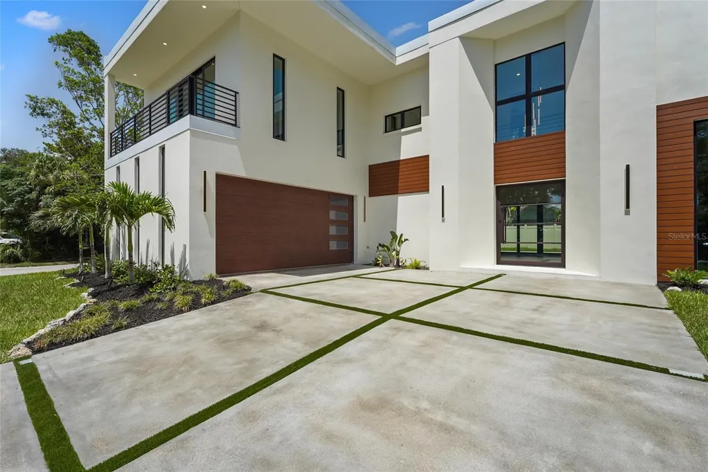 2604 Sydelle Street Sarasota FL 34237