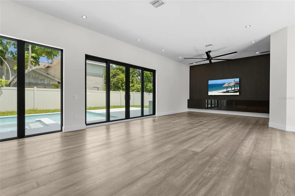 2604 Sydelle Street Sarasota FL 34237