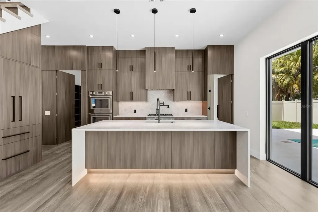 2604 Sydelle Street Sarasota FL 34237