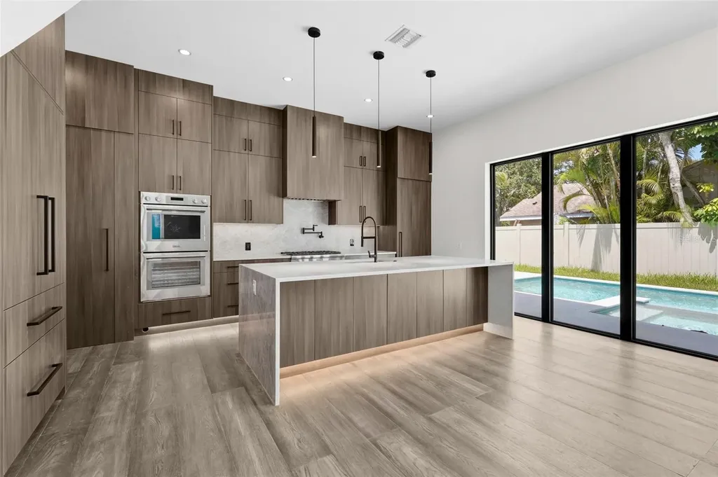 2604 Sydelle Street Sarasota FL 34237
