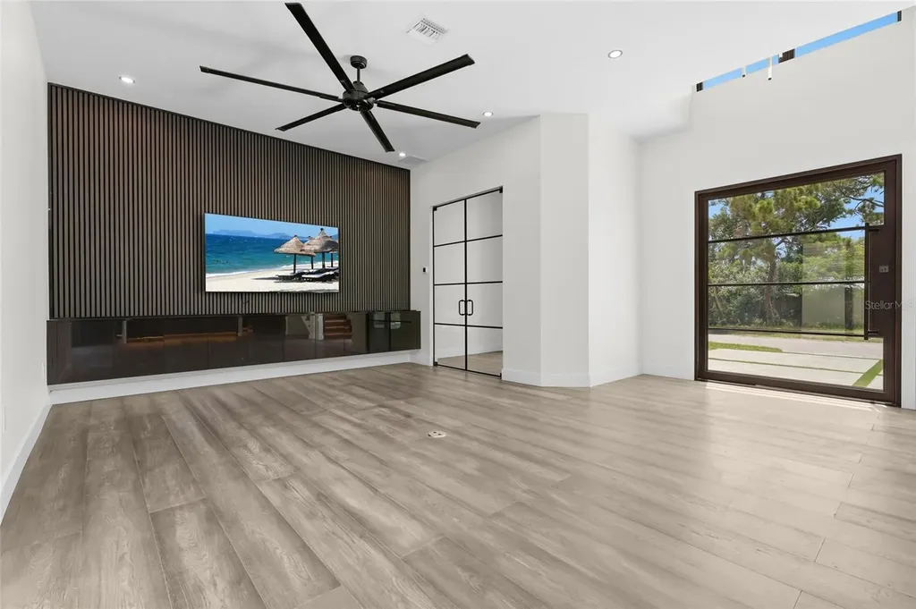 2604 Sydelle Street Sarasota FL 34237