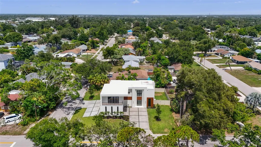 2604 Sydelle Street Sarasota FL 34237