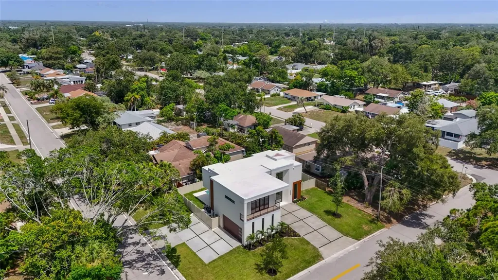 2604 Sydelle Street Sarasota FL 34237