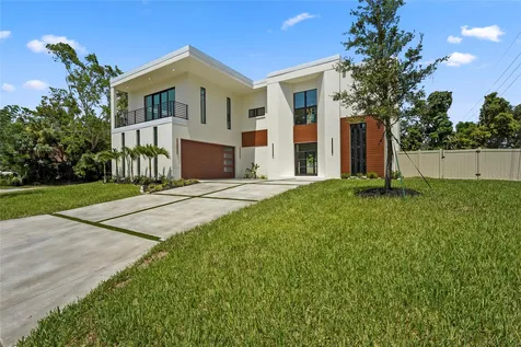 2604 Sydelle Street Sarasota FL 34237