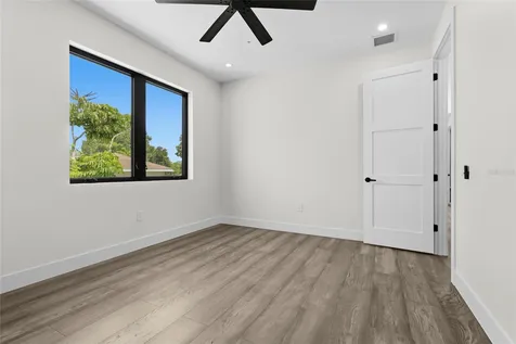 2604 Sydelle Street Sarasota FL 34237
