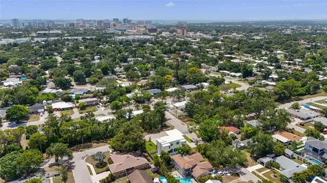2604 Sydelle Street Sarasota FL 34237