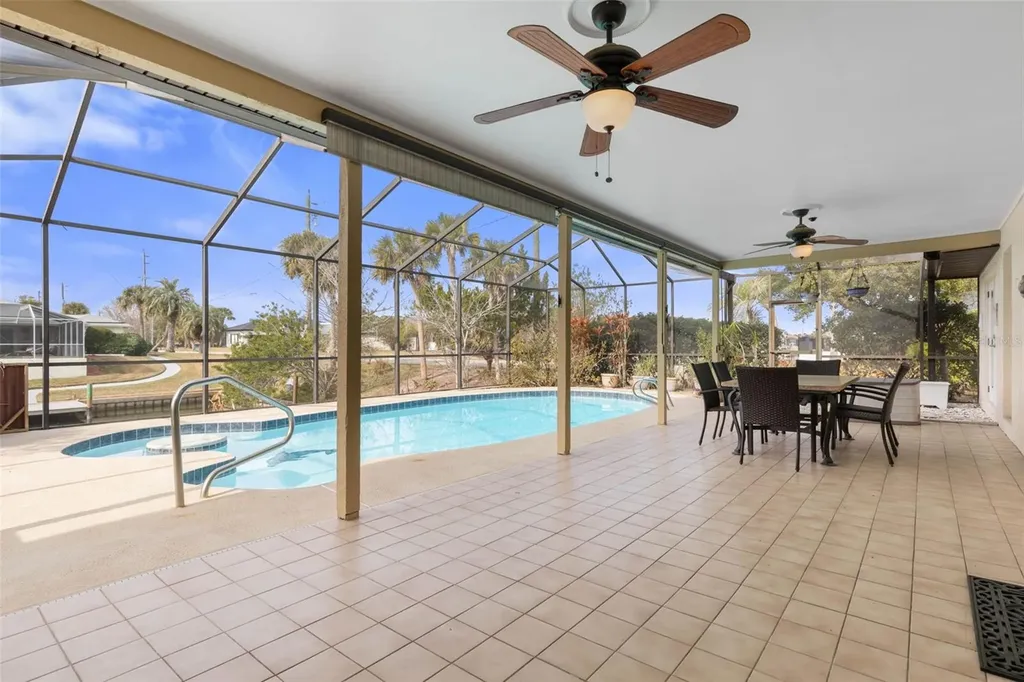 2 Claridge Court S Palm Coast FL 32137