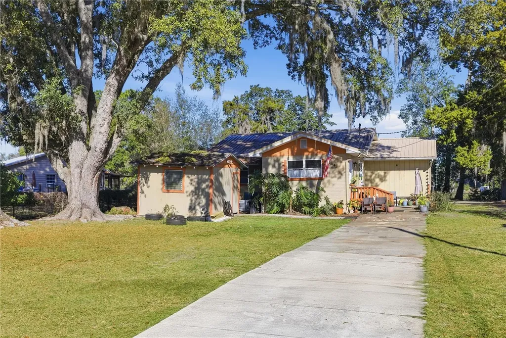 872 Lake Shore Terrace Interlachen FL 32148