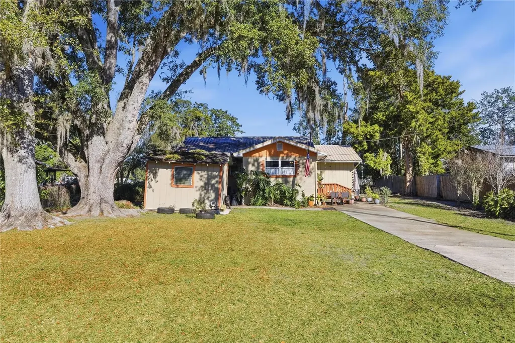 872 Lake Shore Terrace Interlachen FL 32148