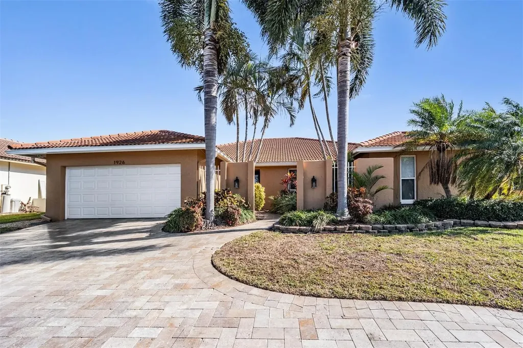 1926 Montana Avenue NE St Petersburg FL 33703