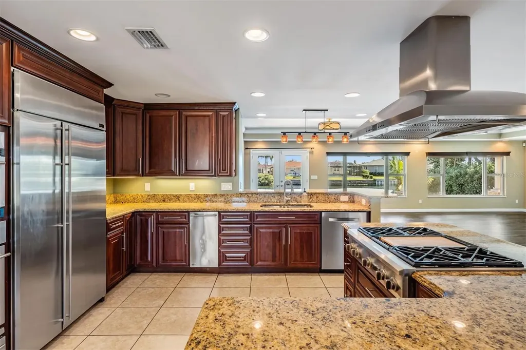 1926 Montana Avenue NE St Petersburg FL 33703