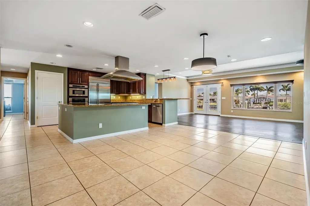 1926 Montana Avenue NE St Petersburg FL 33703