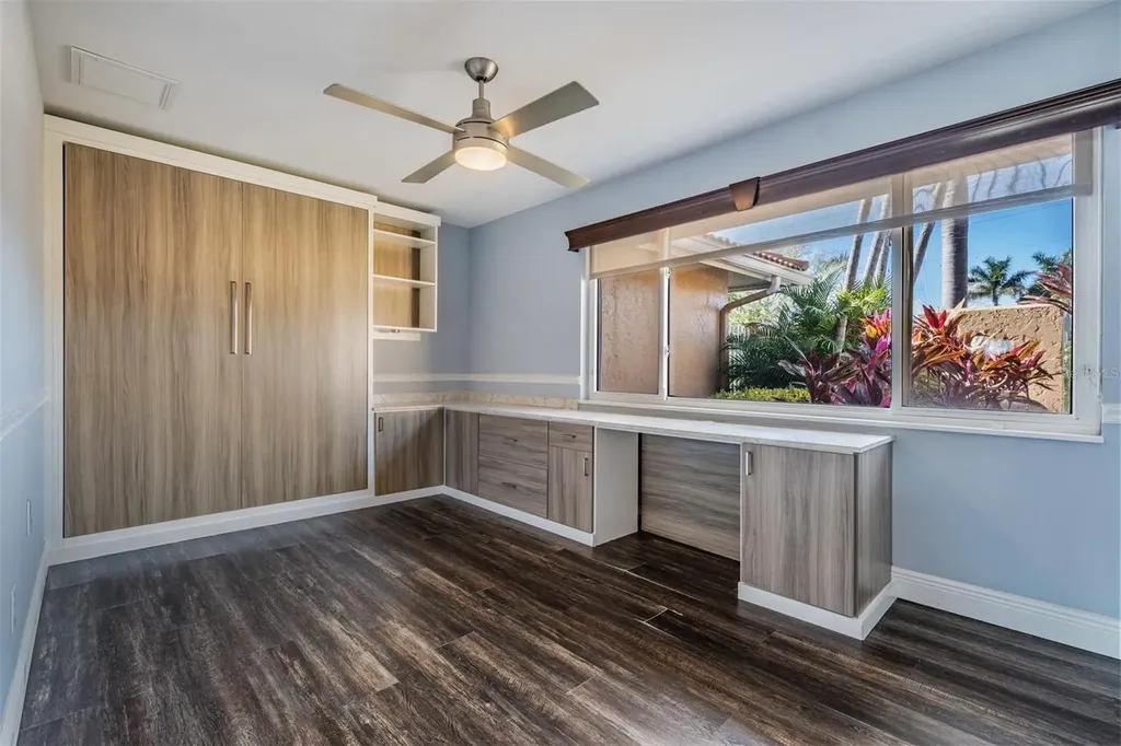 1926 Montana Avenue NE St Petersburg FL 33703