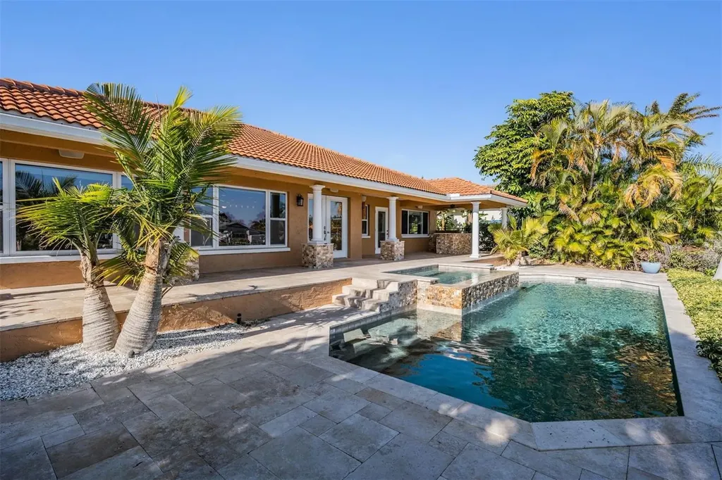 1926 Montana Avenue NE St Petersburg FL 33703