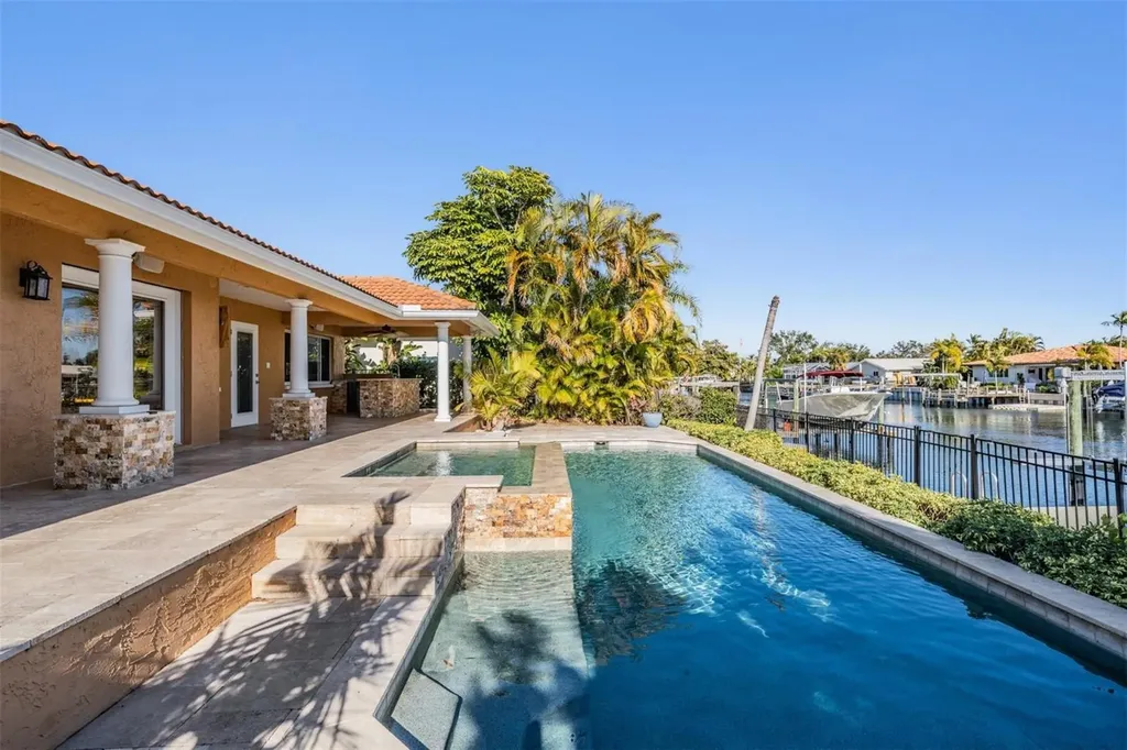 1926 Montana Avenue NE St Petersburg FL 33703