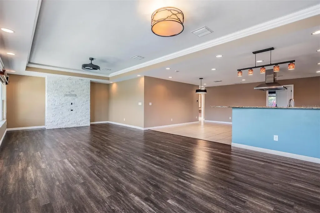 1926 Montana Avenue NE St Petersburg FL 33703