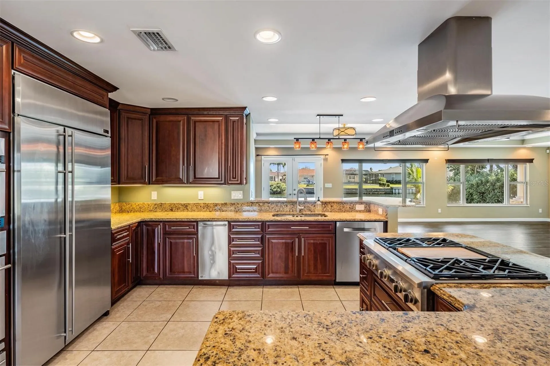 1926 Montana Avenue NE St Petersburg FL 33703