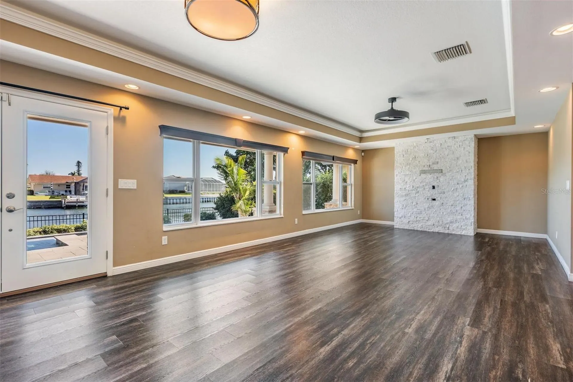 1926 Montana Avenue NE St Petersburg FL 33703