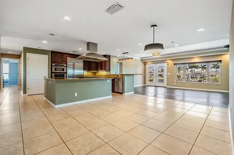 1926 Montana Avenue NE St Petersburg FL 33703