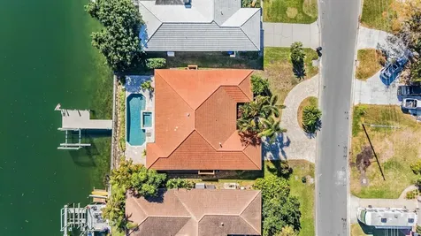 1926 Montana Avenue NE St Petersburg FL 33703
