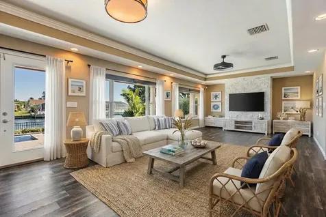 1926 Montana Avenue NE St Petersburg FL 33703