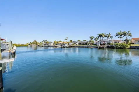 1926 Montana Avenue NE St Petersburg FL 33703