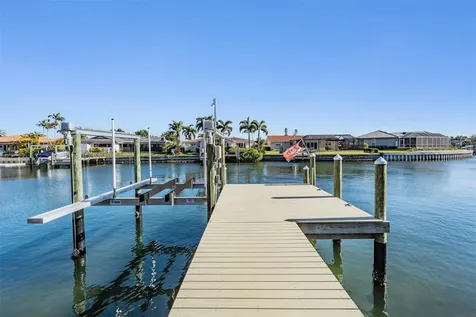 1926 Montana Avenue NE St Petersburg FL 33703