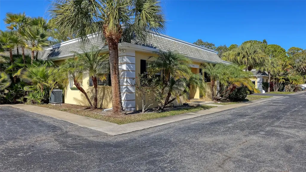 2425 Aspinwall Street Sarasota FL 34237