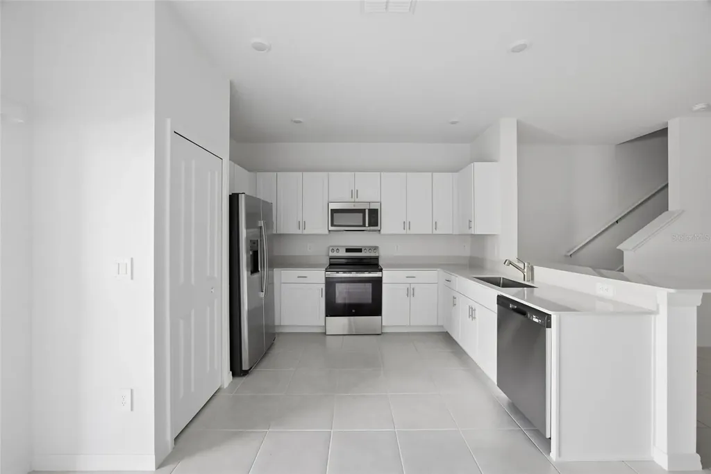 10149 Trumpet Honeysuckle Way San Antonio FL 33576