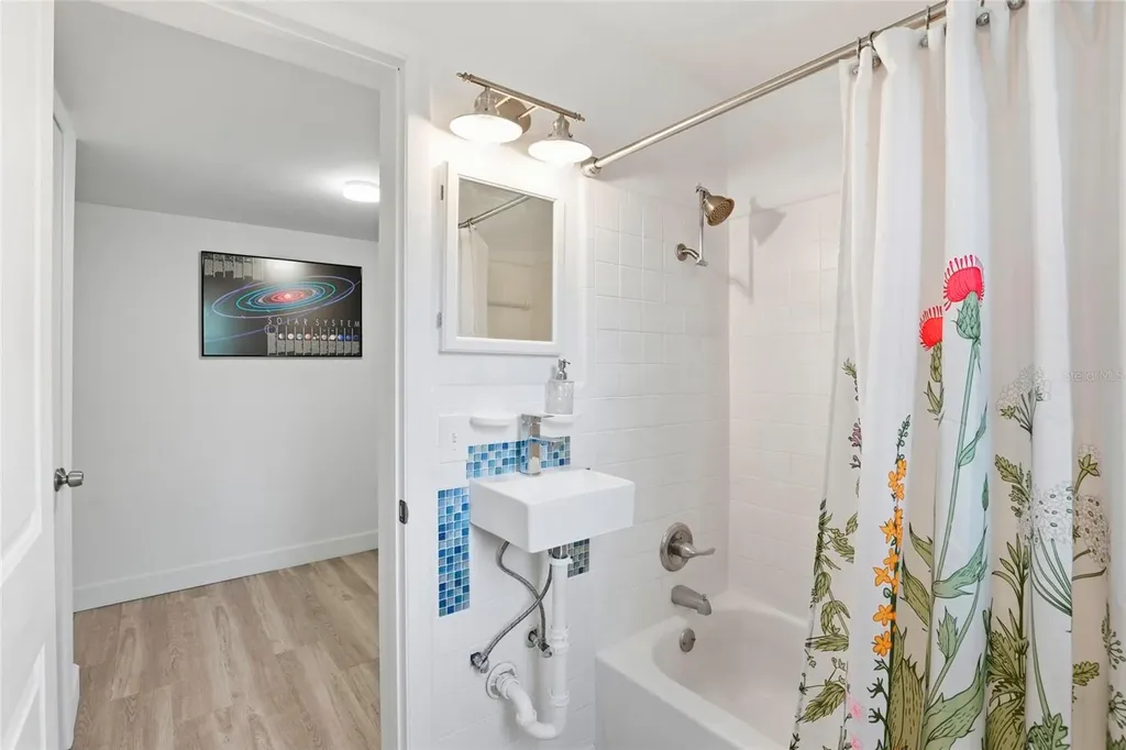 1115 NE 5th Place Gainesville FL 32601