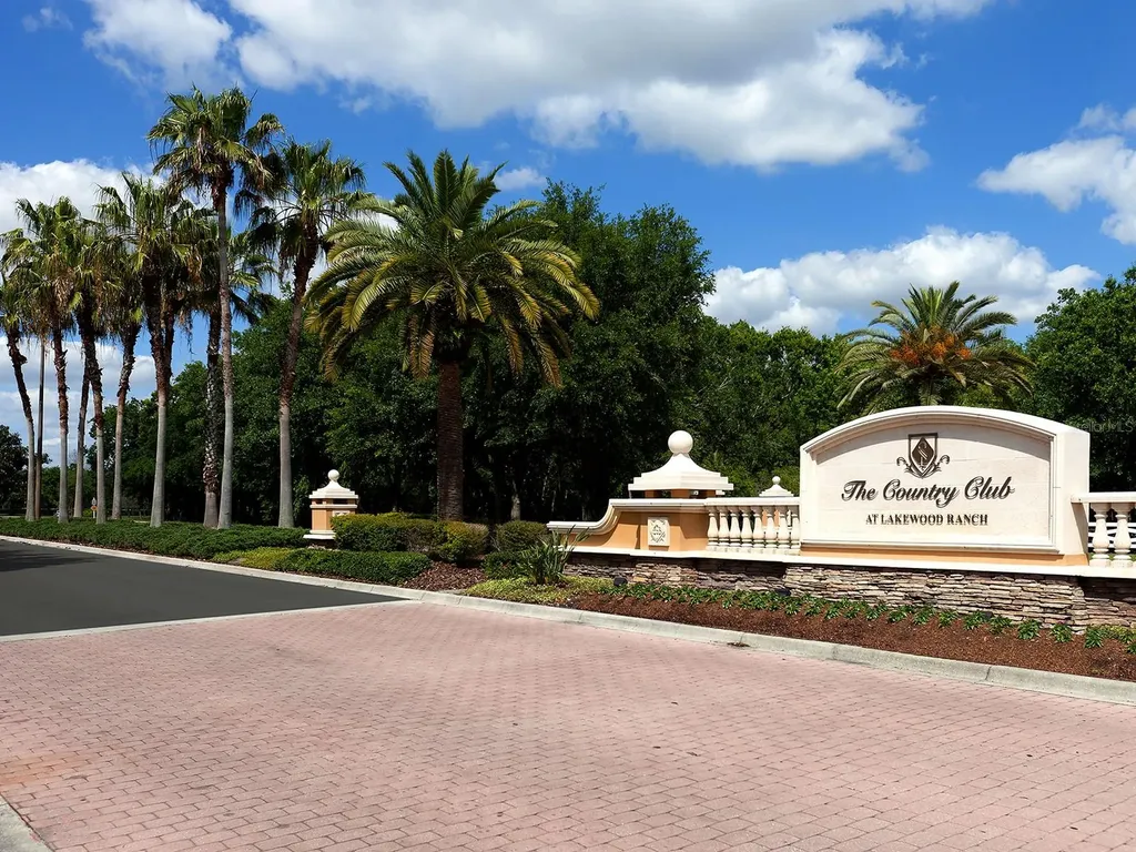 7052 Woodmore Terrace Lakewood Ranch FL 34202