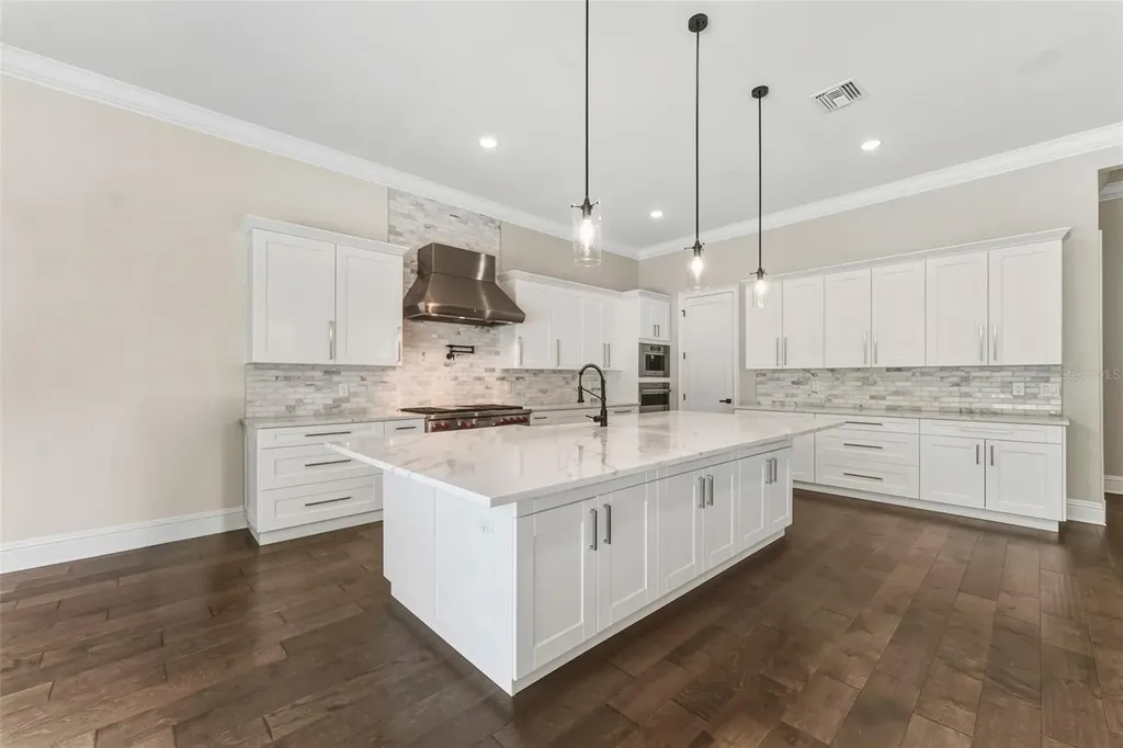 481 W Davis Boulevard Tampa FL 33606