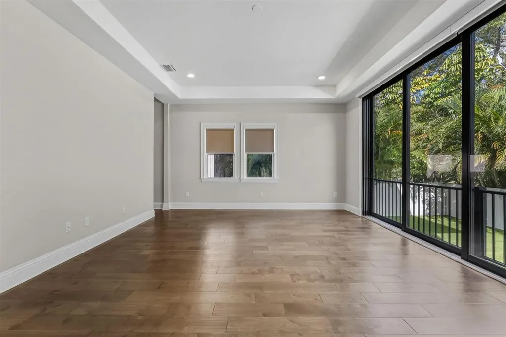 481 W Davis Boulevard Tampa FL 33606