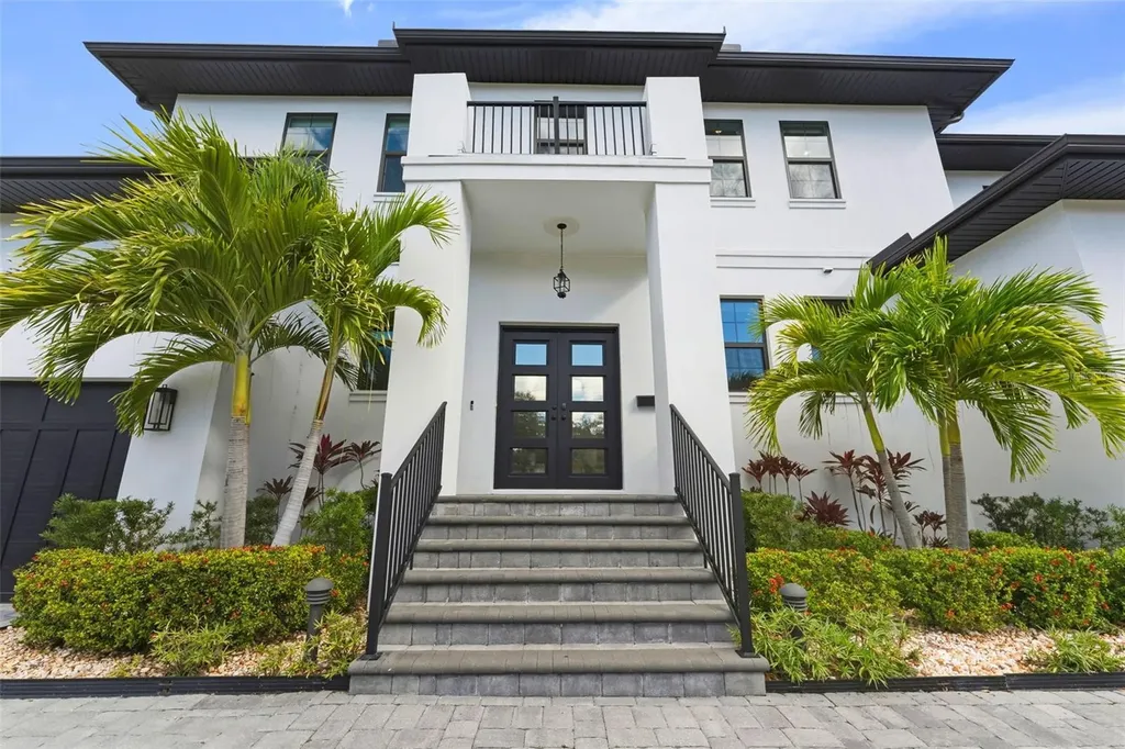 481 W Davis Boulevard Tampa FL 33606