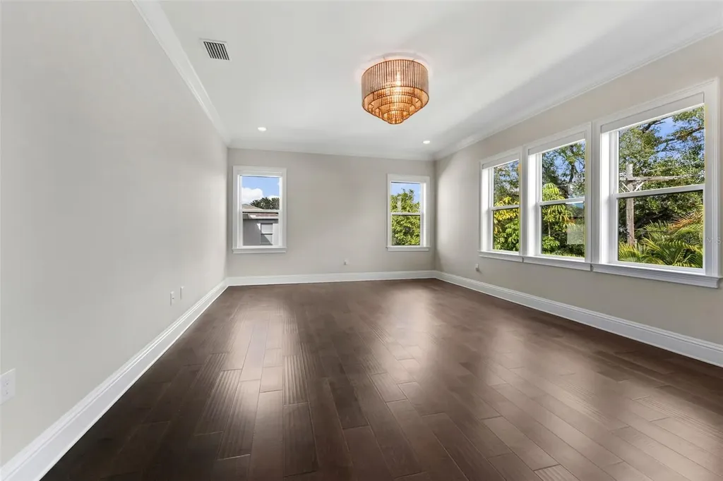 481 W Davis Boulevard Tampa FL 33606