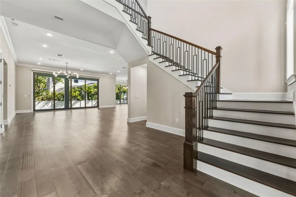 481 W Davis Boulevard Tampa FL 33606